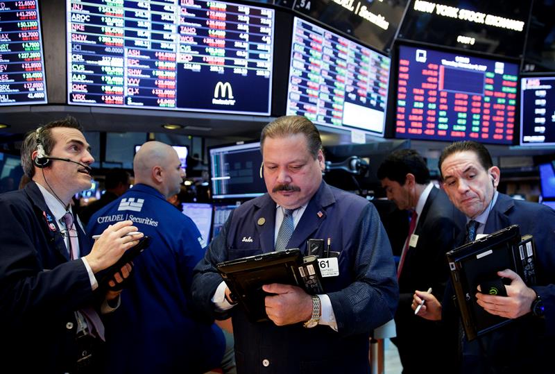 Wall Street dibuka melemah dan Dow Jones menghasilkan 0,29%