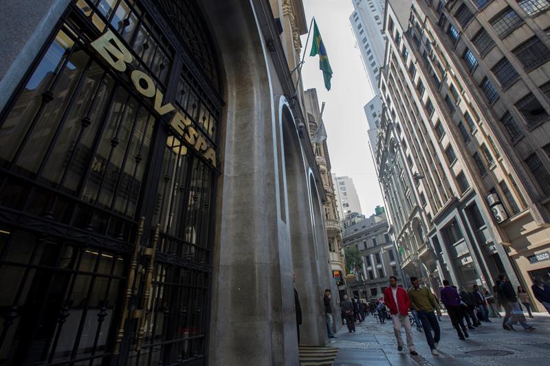  Saham Amerika Latin ditutup mixed setelah kerugian Wall Street yang parah