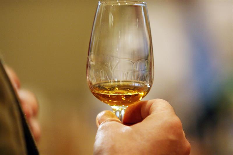  Skotlandia akan memperkenalkan harga minimum alkohol untuk mengurangi konsumsi