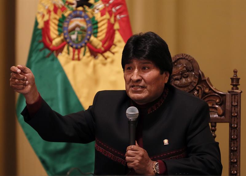  Evo Morales merayakan bahwa pengadilan tersebut menyatakan undang-undang koka yang baru konstitusional