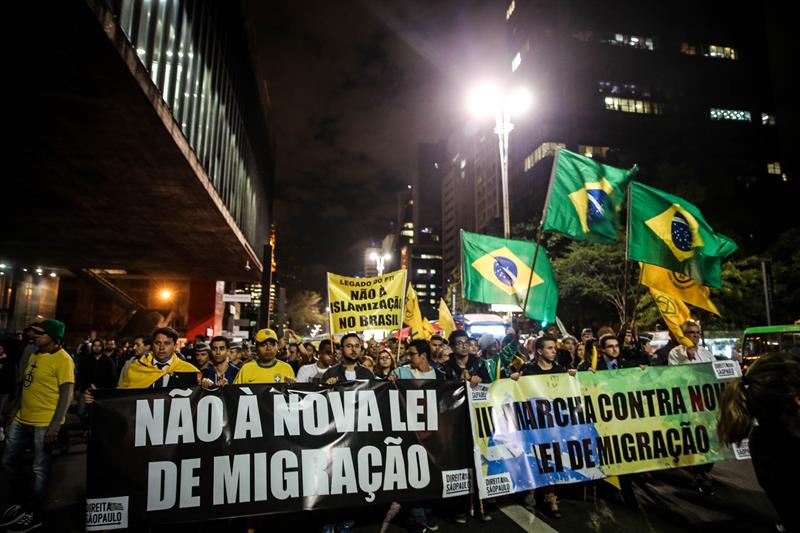  Undang-undang Migrasi yang baru mulai berlaku di Brasil dengan celah untuk diklarifikasi