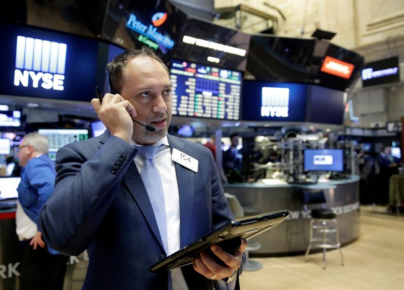  Wall Street dibuka dan Dow Jones menguat 0,13%